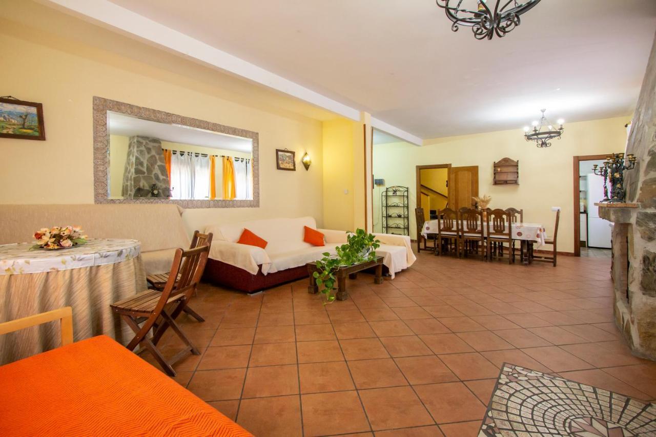 Casa Rural Las Eras Valdelaguna 外观 照片